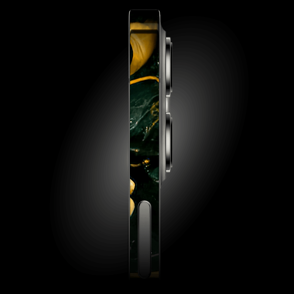 iPhone 13 SIGNATURE AGATE GEODE Royal Green-Gold Skin